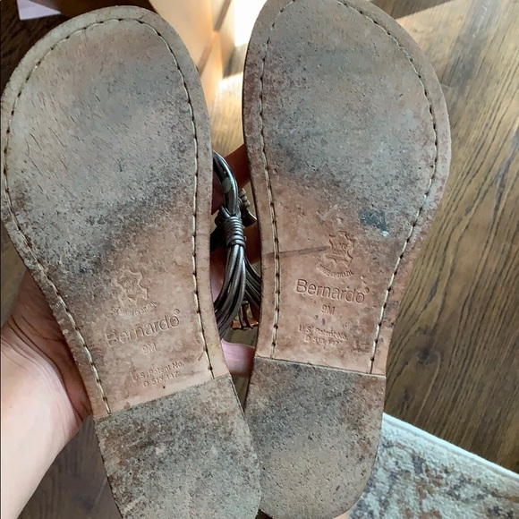 Bernardo | Pewter Matrix Flats | size 9 - Picture 3 of 4